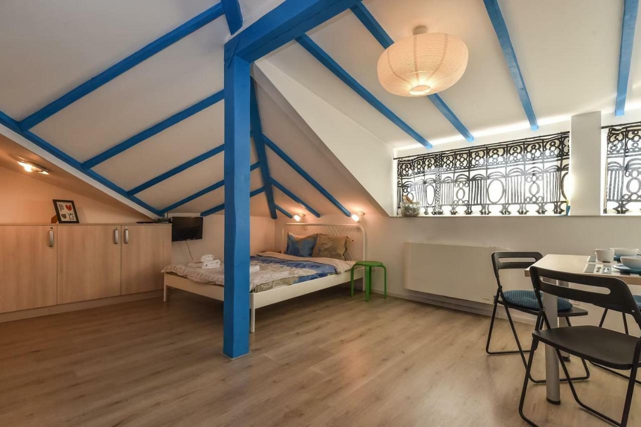 The Ivy House - A Cozy Attic Near The City Center By Flat Mаnager Sofia Bagian luar foto